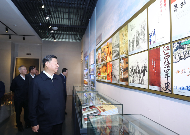 8月19日至22日，中共中央總書記、國家主席、中央軍委主席習近平在甘肅考察。這是20日上午，習近平在張掖市高臺縣參觀中國工農(nóng)紅軍西路軍紀念館。